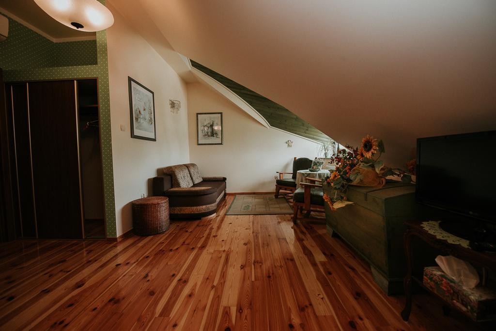 Kaktusik Hotel Augustów Eksteriør billede
